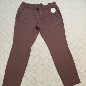 Magellan Outdoors Women's Joggers in Light Purple